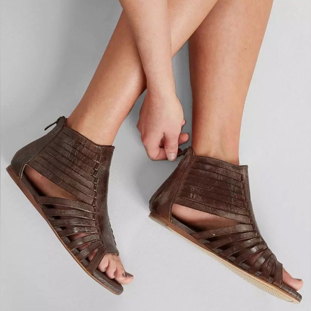 Bed Stu x Roan gladiator sandals in a rustic brown. 8